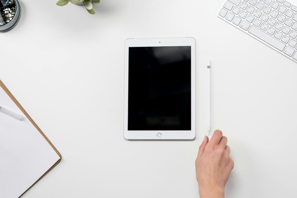 ?AI未來趨勢：技術(shù)突破、應(yīng)用拓展與社會影響深化?